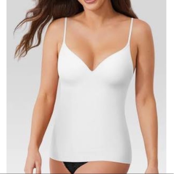 AMT6411's tweet photo. So good I had to share! Check out all the items I'm loving on @Poshmarkapp #poshmark #fashion #style #shopmycloset #lululemonathletica #nancyganz #underarmour: https://t.co/ZA5rv4ufu1 https://t.co/CvbB7GXrAD