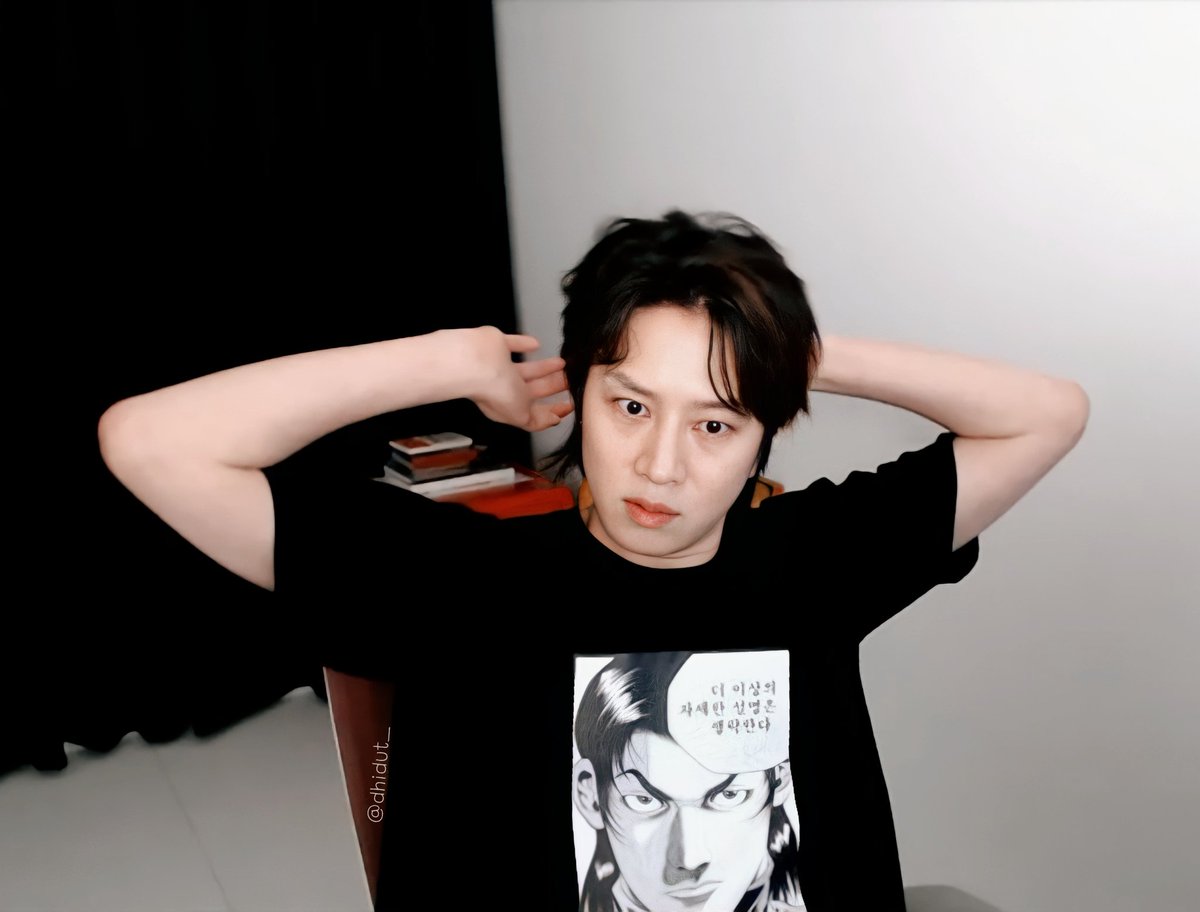 _jungsooheechul's tweet photo. "adek gak boleh angkat2 ketek !"

"biarin ihh...!"

#Heechul #KimHeechul
#Heewitch #김희철 https://t.co/t9oqmCABbI