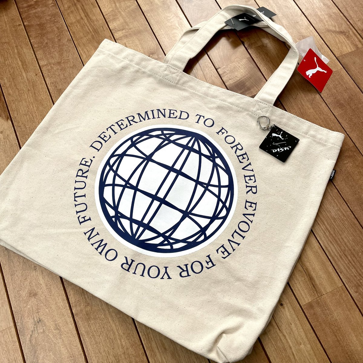 saotamayuzu's tweet image. 届いたよ〜😆
この大きさの、欲しかったの！程よいマチが使いやすそう👍キーホルダーもキラキラして素敵✨✨ありがとうございます🙏
 #髙橋大輔 #puma #FUTURECOLLECTION