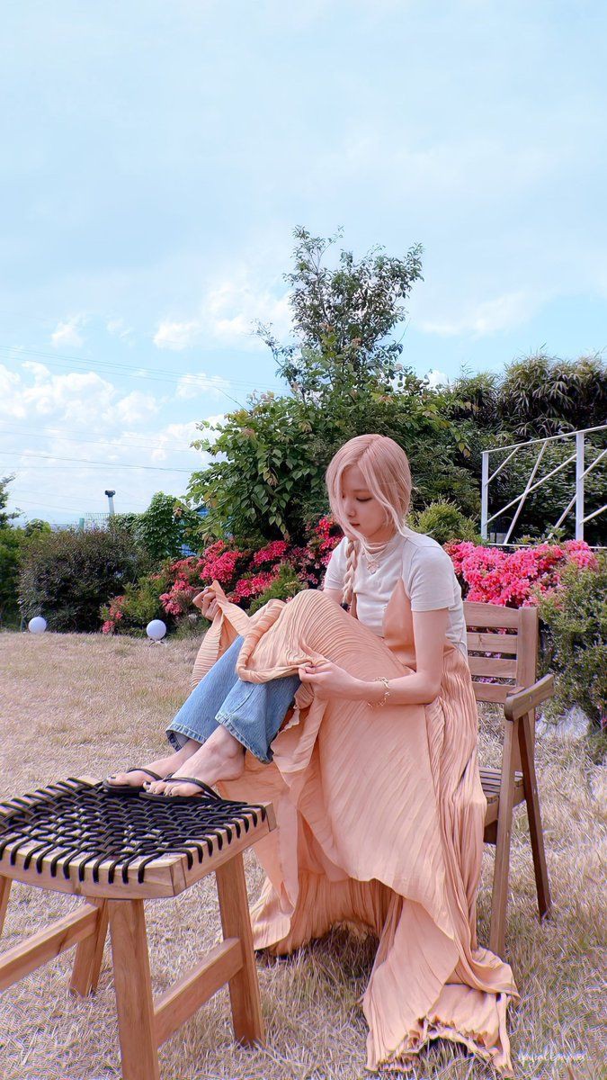 follow me and I will follow you ❤️
cố gắng vote nào mọi người ơiii
I vote #MAMAVOTE #rosé