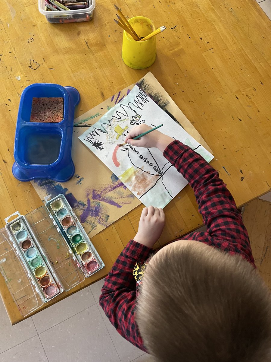 artists_ks's tweet photo. 1st grade CHES artist working hard on their watercolor ⛄️ 🌈🎨@BeekmantownCSD @StoutengerCHES https://t.co/45zrka9w68