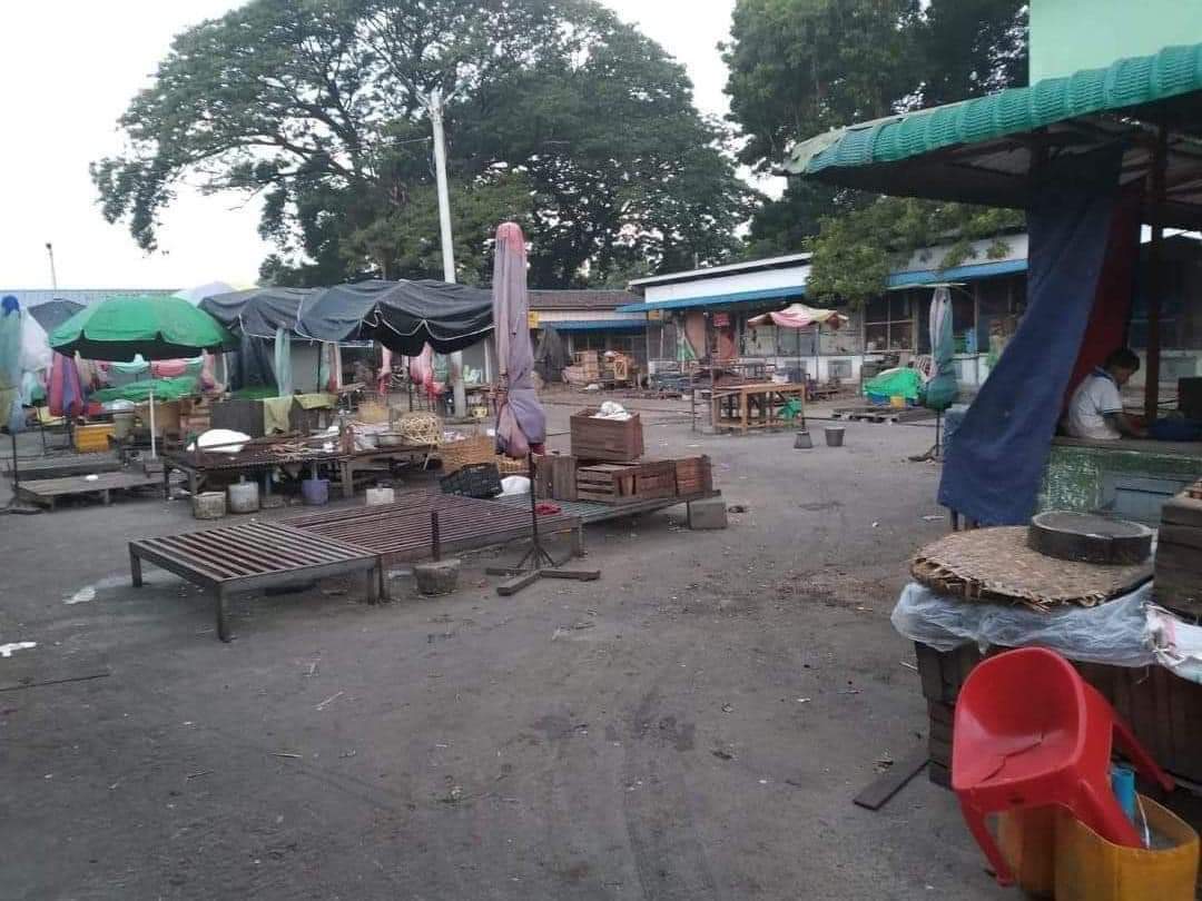At Sagaing, shops and markets closed on this Silent Strike day ✊

#SilentStrike
#OurCityOurRules
#Dec10Coup 
#WhatsHappeningInMyanmar

<a href="/UNHumanRights/">UN Human Rights</a> 
<a href="/NUGMyanmar/">National Unity Government Myanmar</a>