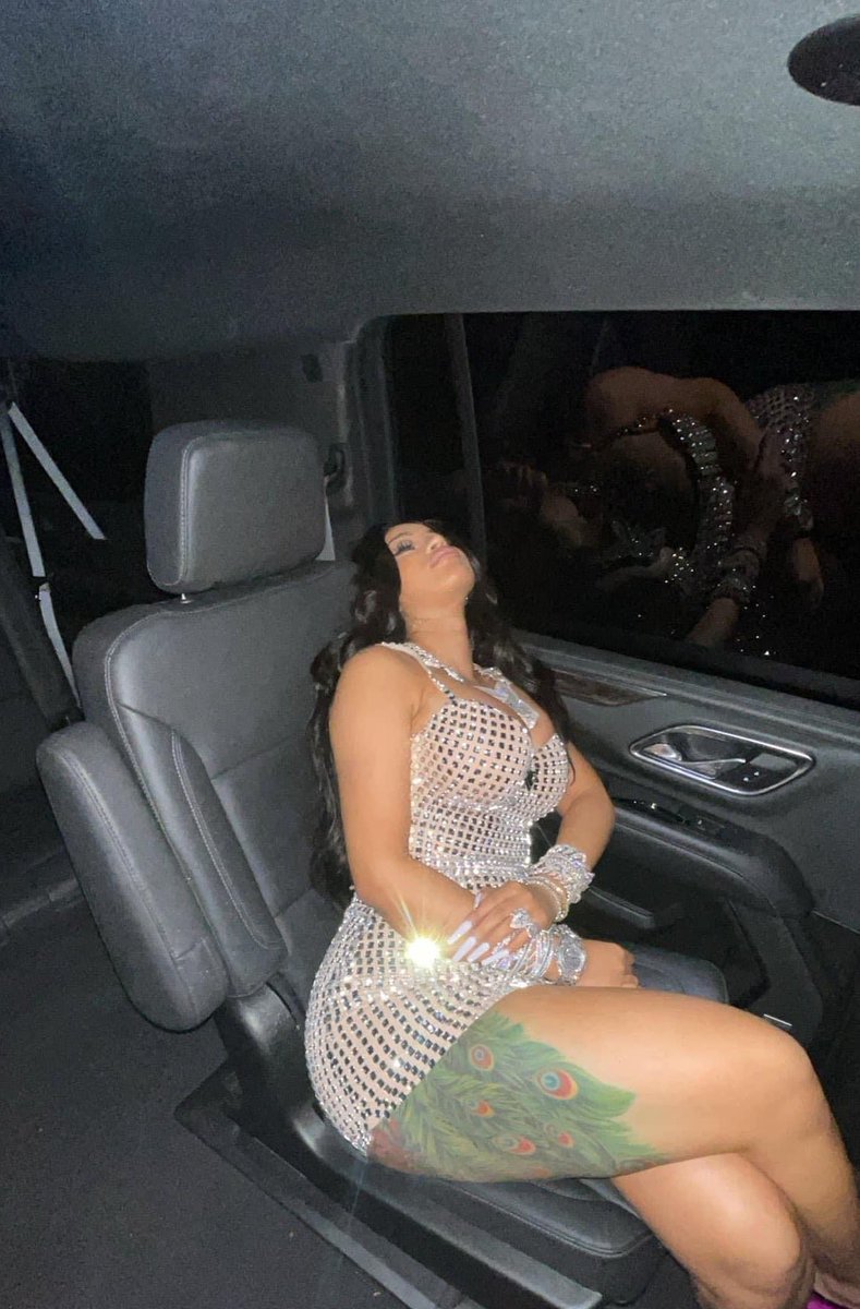 lecontte's tweet image. My girl after promising me all that freaky shit when we get back home😭