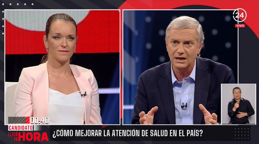 24HorasTVN's tweet photo. @joseantoniokast @carlazunin 🕰 #CandidatoLlegóTuHora

@joseantoniokast: "Tenemos que tener fondo de compensación de riesgo, y también hay que tener derecho a cambiarse"

📡 EN VIVO Facebook ➡  https://t.co/BhW17HyzdH
📡 EN VIVO YouTube ➡ https://t.co/XJQGqI8EQW https://t.co/4apg0l5HQY