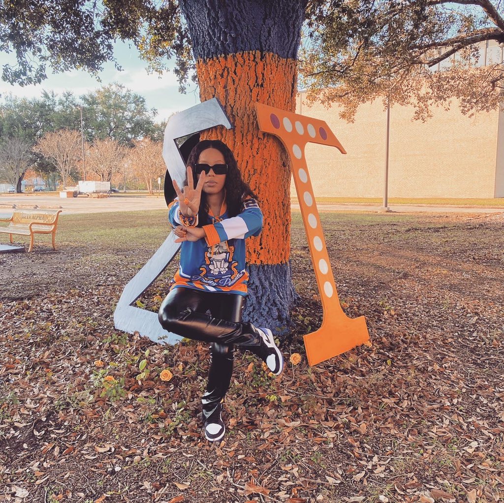 _nearababee's tweet image. S/O the BAdazz beta alpha chapter of Sigma Gamma Rho inc 💛💙🐩#Live5