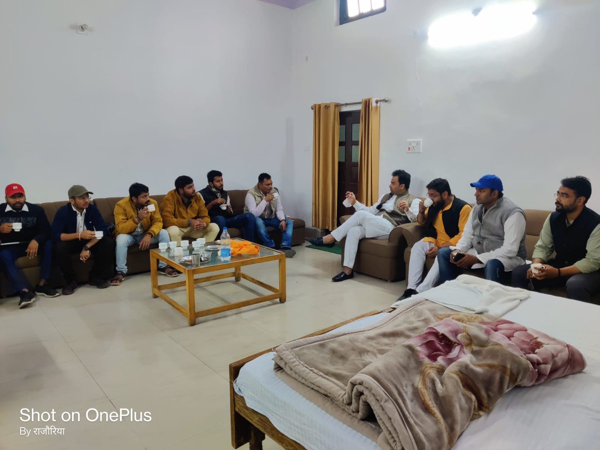 YIAINDIA's tweet photo. युवा संकल्प यात्रा का दिनांक 9 ��िसंबर को बनारस में जगह जगह भव्य स्वागत किया गया व संगठन के राष्ट्रीय अध्यक्ष श्रीमान शतरुद्र प्रताप जी द्वारा महामना के चरणों मे पुष्पार्चन, भारत माता मंदिर मे दर्शन के साथ बनारस इकाई द्वारा आयोजित संगोष्ठी को संबोधित किया गया।
@shatrudrapratap https://t.co/jYNcAqrrpr