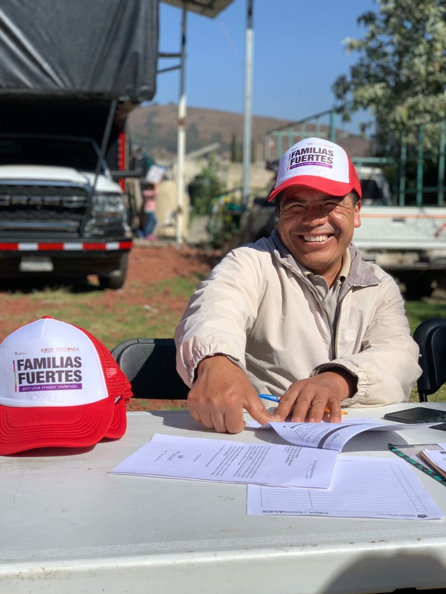 Mauricio_Arroyo's tweet photo. La felicidad que demuestran los beneficiarios del @IMEVISedomex es INCOMPARABLE. 

Muchas familias pronto contarán con un espacio más digno donde habitar. 

🏡 🤝 https://t.co/5TLCpcBsu9