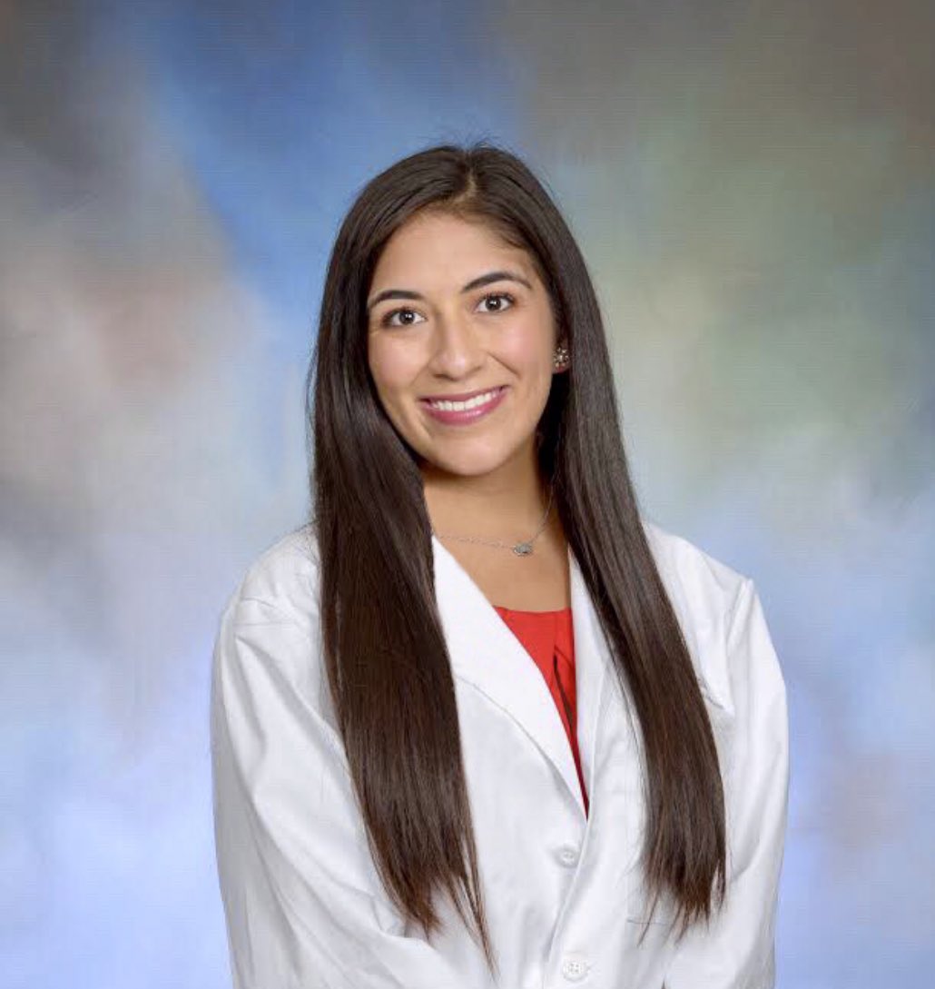 DaniGarzaMed's tweet photo. Super excited to join #medtwitter!! My name is Dani, and I am a second-year medical student at @utmbhealth. I grew up in a rural area which fueled my passion for underserved communities. I’m also a distance runner with 2 marathons (3 hr 50 min PB) under my belt. Let’s connect! https://t.co/Gbf3AmzBP6