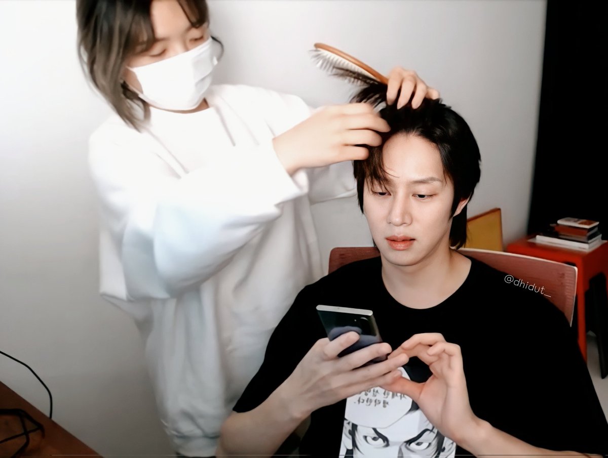 _jungsooheechul's tweet photo. Chullie and his bestie, Kimseu 

😆😆

#Heechul #KimHeechul
#Heewitch #김희철 https://t.co/Vn0kphIie0