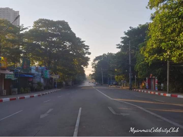 pzl_jourlm's tweet photo. #Yangon's silent strike scenes against fascist rules on International Human Rights Day .

#OurCityOurRules 
#SilentStrike #Dec10Coup 
#WhatsHappeninglnMyanmar https://t.co/VMWRJzvRKO