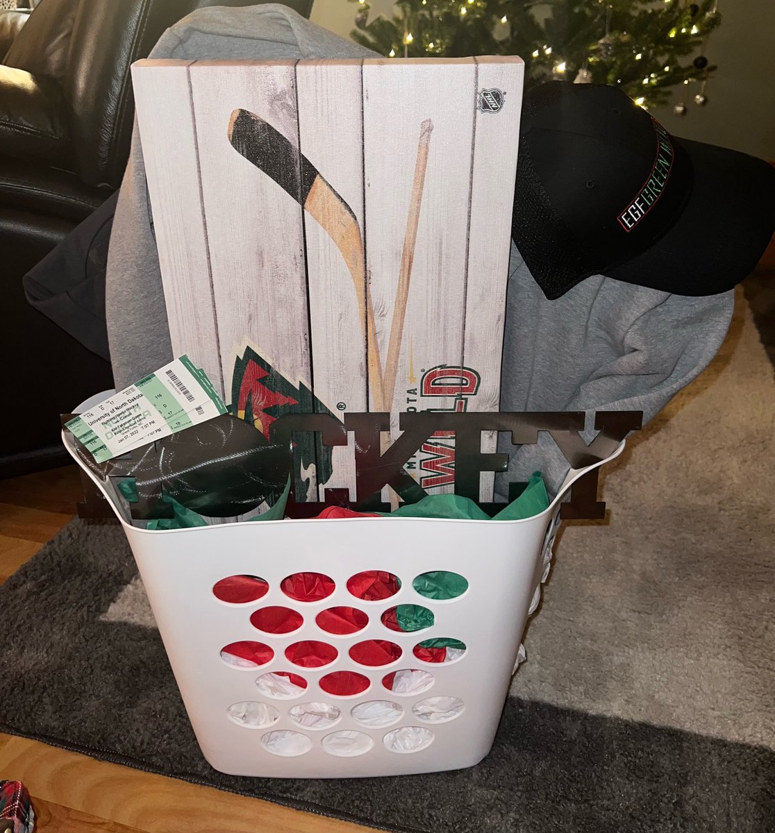 Hey EGF Fans-Check out these awesome baskets you could win next week!! An assortment of UND tickets, hats, hoodies, cups, shirts, and signs! Such great items! Knightriders Hockey
