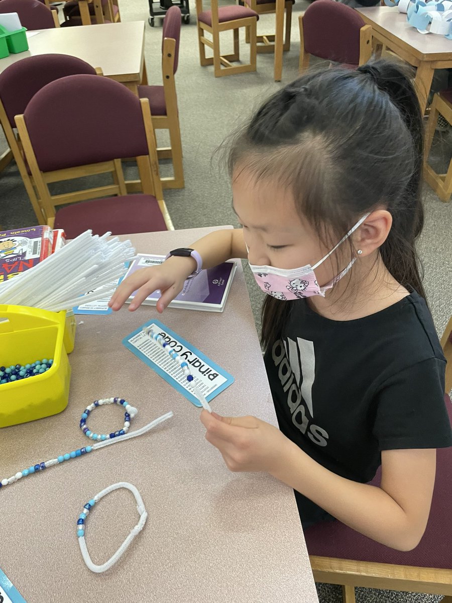 LibMustangs's tweet image. Can you use binary code to make a name bracelet or a festive seasonal paper chain? Our G5 Mustangs sure can! #codingunplugged #hourofcode #LISDcodes #storyofmason @LeanderISD_Lib
