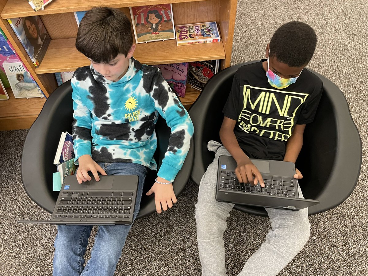 LibMustangs's tweet image. Lots of squeals and sighs from all corners of the @MasonIBPYP lib today as our G5 tried and tried again to accomplish their coding goals. Stay the course, G5 - you’ll get it!  #storyofmason #LISDcodes #hourofcode #1LISD @LeanderISD_Lib