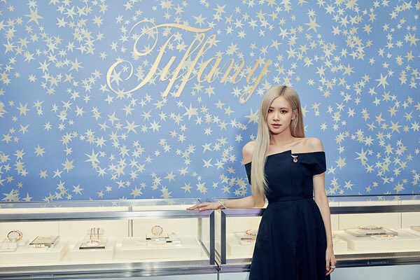 Mangiaaw's tweet photo. I VOTE #MAMAVOTE #rosé
U mê sự xinh đẹp này nên hãy retweet thật nhiều vào nhé https://t.co/eiKJbHxPdO