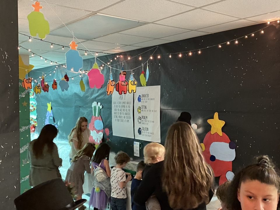 Thank you so much to all of our families that came out for our Winter Wonderland and to the  @KellerLibraries Bookmobile for joining us in giving out books to students.  #celebrateKISD
