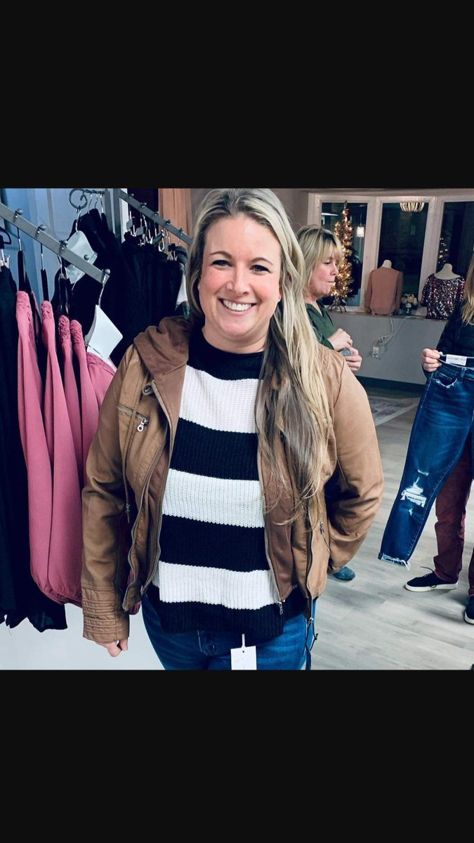 CharmedNR's tweet image. We had a great night hosting our friend &amp;amp;making new friends along the way 😃 Thank you ladies, you all look charming💞
Contact us On Facebook to reserves your own private #GetCharmed event
#NorthRidgeville #shoplocal