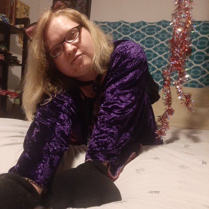 Meow? Say it back #catgirl #glasses #furry https://t.co/pM89hTWWc6<a href="/tag/catgirl"class="tags">#catgirl</a><a href="/tag/glasses"class="tags">#glasses</a><a href="/tag/furry"class="tags">#furry</a>