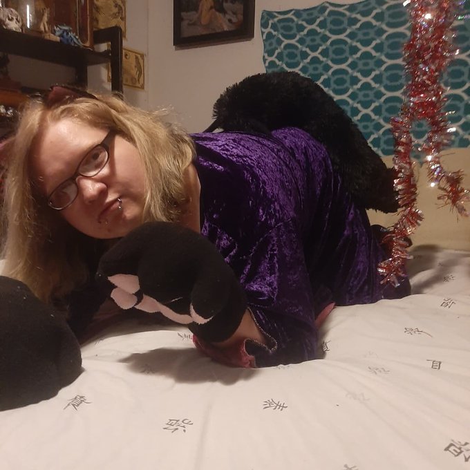 Meow? Say it back #catgirl #glasses #furry https://t.co/pM89hTWWc6<a href="/tag/catgirl"class="tags">#catgirl</a><a href="/tag/glasses"class="tags">#glasses</a><a href="/tag/furry"class="tags">#furry</a>