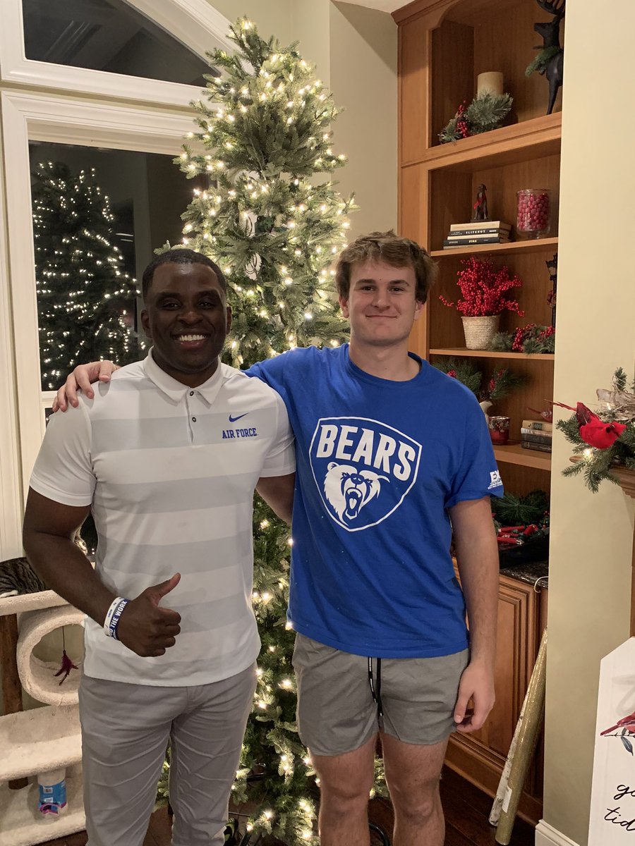 Great home visit with <a href="/CoachMorrisAF/">Andre Morris</a> ! Thank you for stopping by, appreciate you taking the time out of your day to come talk to me about the academy and Air Force football!