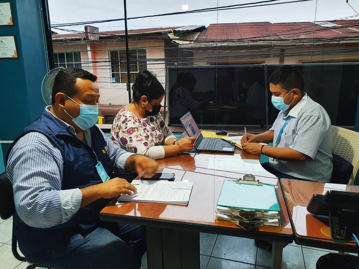 Nos reunimos con <a href="/daltontocto/">daltontocto</a> Director Distrital de <a href="/Salud_Ec/">Ministerio de Salud Pública 🇪🇨</a>,para planificar la aplicación de la tercera dosis de vacunación contra la Covid-19, al personal docente, administrativo y código de trabajo del Distrito 07D03. <a href="/mariabrownp/">María Brown Pérez</a> <a href="/FenixLa1240/">Fenix La 12-40</a> <a href="/samantha899fm/">Radio Samantha 899fm</a> #JuntosLoLogramos