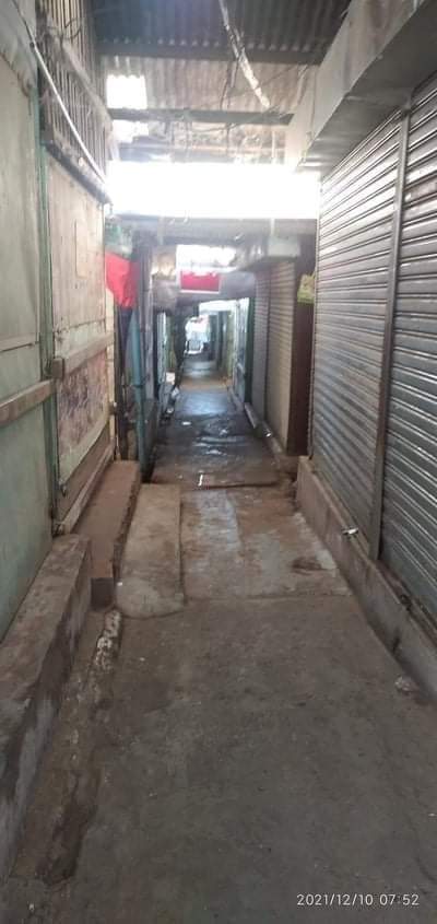 In market of Mingaladon,where most of the military is located, shops were closed at around 8 am today and the whole market was silent.

#SilentStrike #OurCityOurRules
#WhatsHappeningInMyanmar
#Dec10Coup