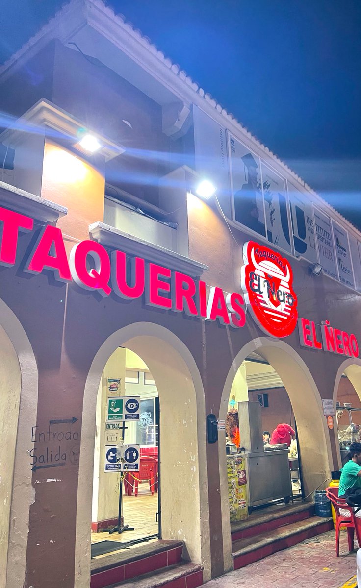 プラヤデルカルメン美味しいタコスのお店で検索して見つけた Taquerias el Ñero Juarezというタコスのお店に行ってきました❣️ タコス一個17メキシコペソ＝92円 流石日本人