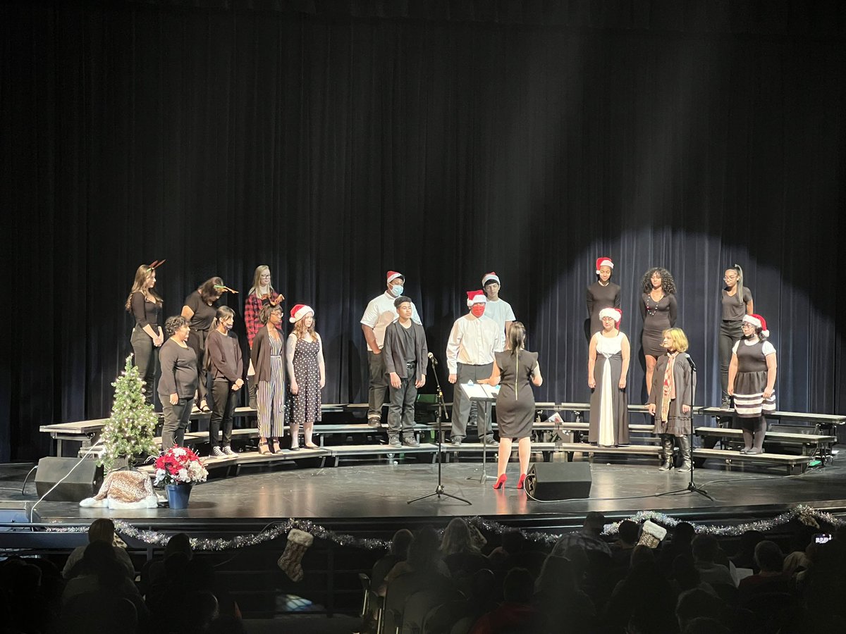 Choir concert was amazing!  Cougar Pride! <a href="/PeoriaUnified11/">Peoria Unified</a>