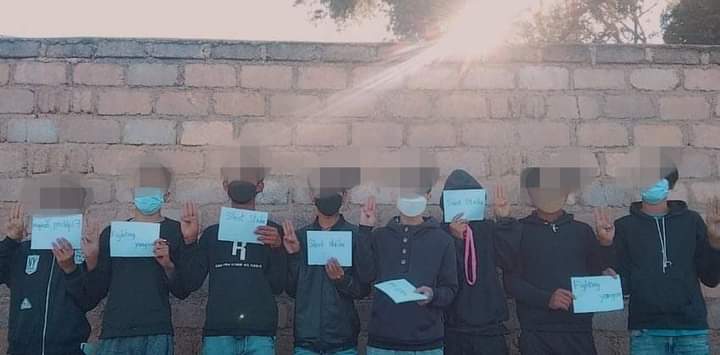 khaingmw99's tweet photo. Youths from #Taunggyi also Joined Today's #SilentStrike!
#Dec10Coup
#WhatsHappeningInMyanmar
#OurCityOurRules https://t.co/fslKbApgbR