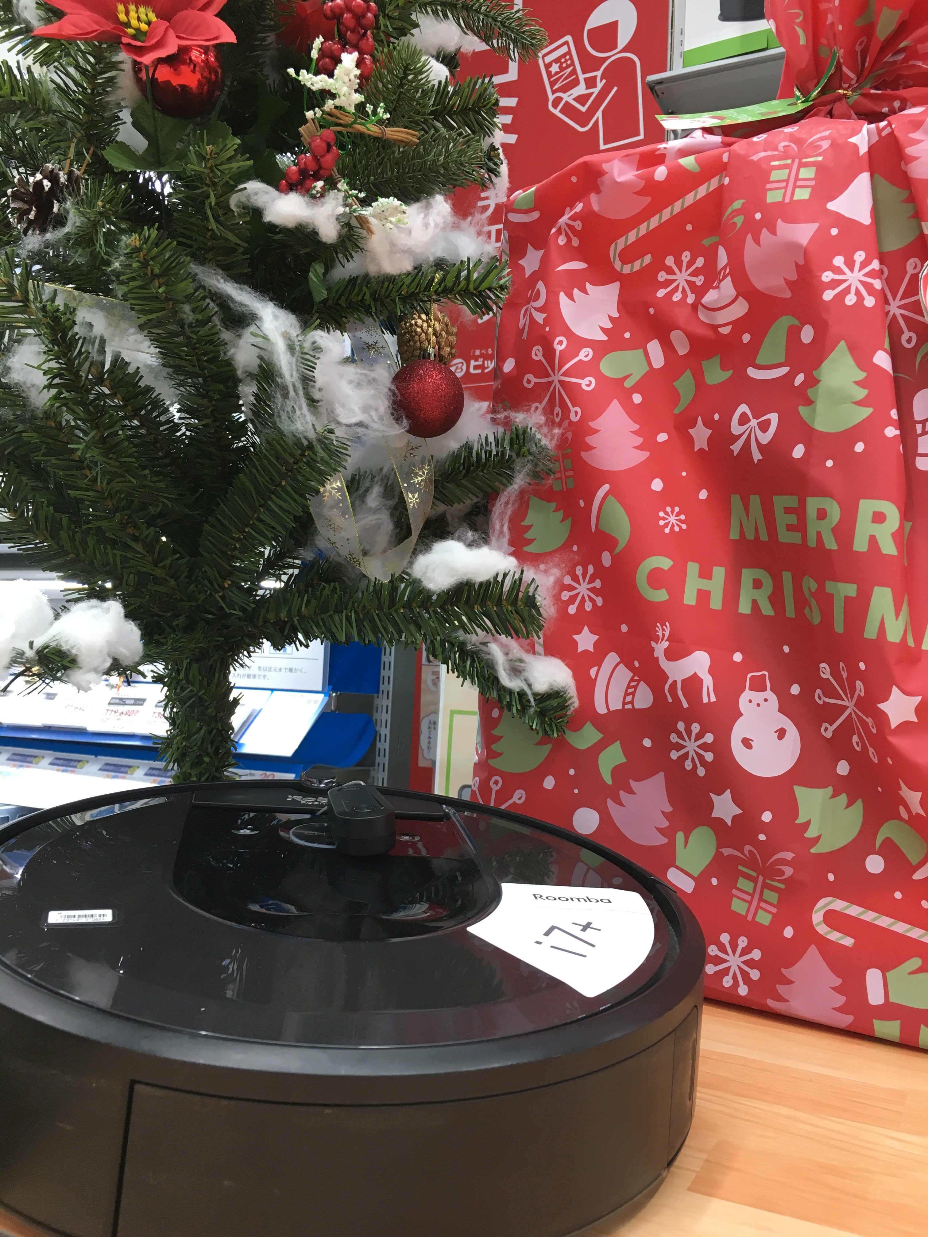 ビックカメラ有楽町店 3 Ses 3 クリスマスまであと2週間 プレゼントの用意はお済みですか お悩みの方には ルンバ がオススメ 便利な ロボット掃除機 は 皆様から喜ばれるプレゼントです ビックカメラならラッピング配送も承ります 人気商品と