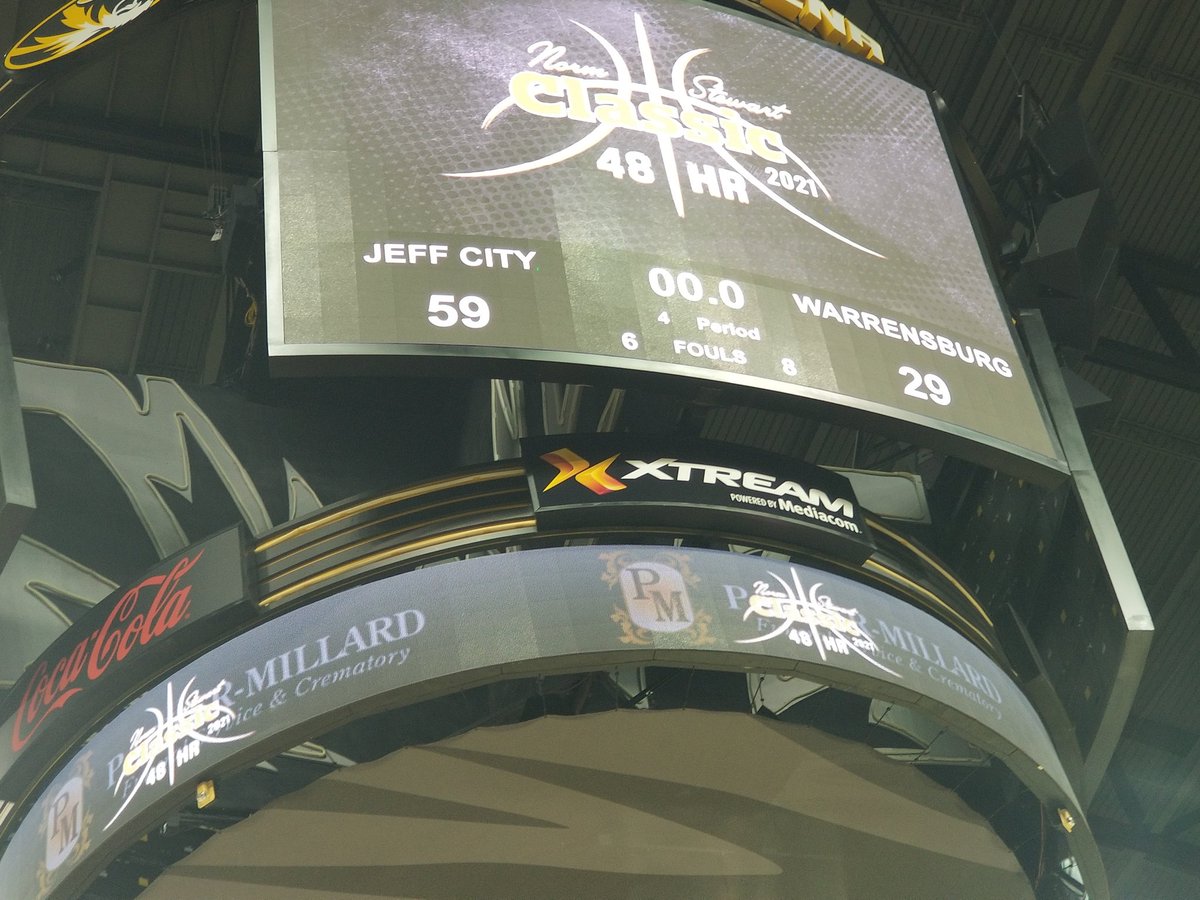 MrsTDade's tweet photo. It's a Jay win. MVP of the game our very own @hoodiekev Pendelton @JeffCityHoops https://t.co/wJLTCeRxyF