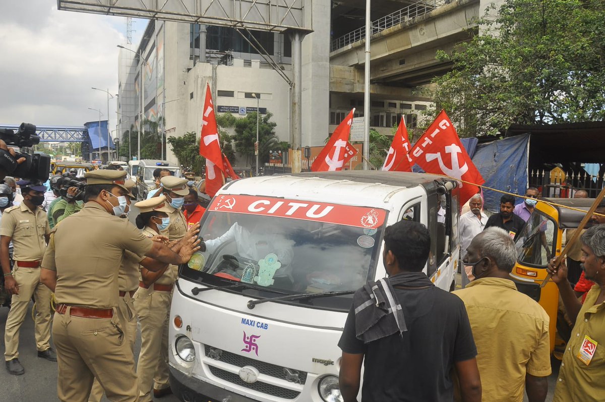 tncpim's tweet photo. பெட்ரோல், டீசல், சமையல் எரிவாயு விலை உயர்வை குறைக்க வலியுறுத்தி #CITU தலைமையில் #சர்க்காரைஎதிர்த்துசக்கரத்தைநிறுத்து 10 நிமிட வாகன நிறுத்தப் போராட்டம் சென்னை கிண்டி.#PetrolDieselPriceHike #StopVehicles https://t.co/LFTVEYRk8M