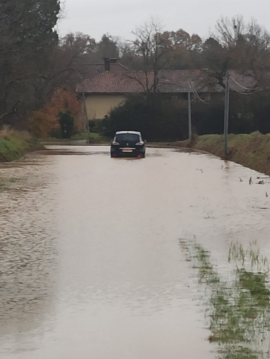#PRÉVENTION 🔴 NE VOUS ENGAGEZ PAS SUR UNE ROUTE INONDÉE 👉 La preuve en images