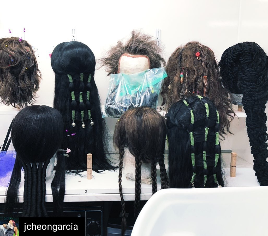 WotTVSeries's tweet photo. PHOTOS 📸: posted by @JCheonGarcia on Instagram 💙

Do you spot the wig with The Braid™?
#TheWheelOfTime https://t.co/sAGUqXaS1G