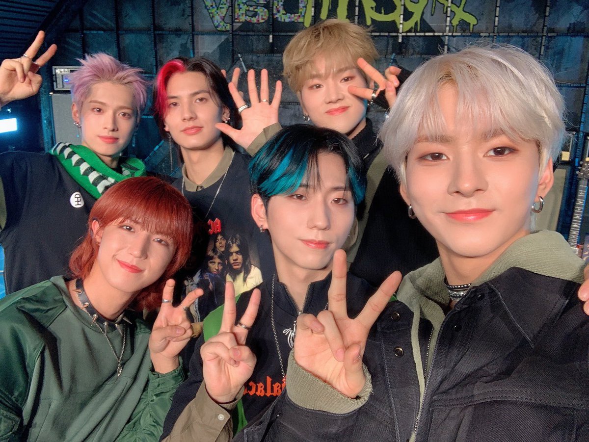 MUSIC BANK | 101221

Music Bank with Xdinary Heroes is live NOW!

Link to watch: youtube.com/watch?v=DWQJR3…

#XdinaryHeroes #엑스디너리히어로즈  #HappyDeathDay #WE_ARE_ALL_HEROES <a href="/XH_official/">Xdinary Heroes</a>