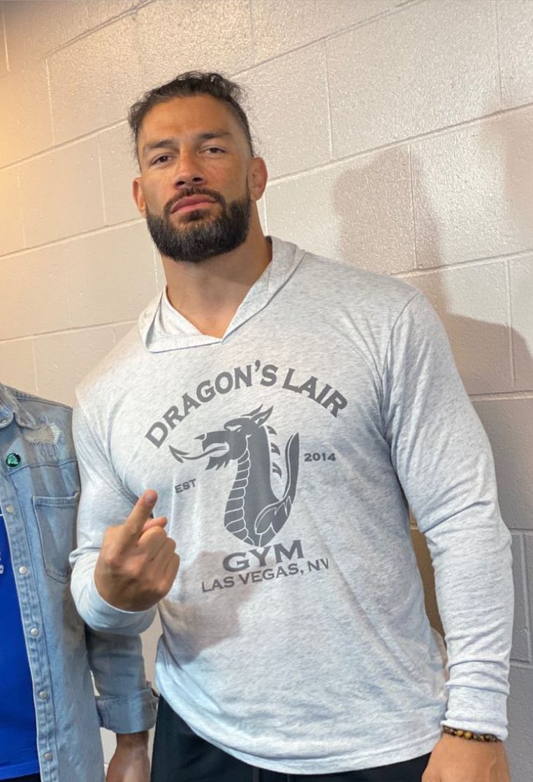 Work time… this man!! 🔥

#RomanReigns #AcknowledgeHim