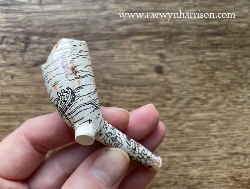 LondonMudlark's tweet image. MUDLARKING COMPETITION 2
Just ‘Like’ and ‘Share’ to enter
1. A PRIVATE MUDLARKING TOUR with @ThamesDiscovery
2. AN 18TH CENTURY PIPE printed with 1561 Agas Map by ceramic artist @raewyn_harrison
3. SIGNED COPIES of my books

Winners drawn and contacted 15/12/21
@BloomsburyBooks