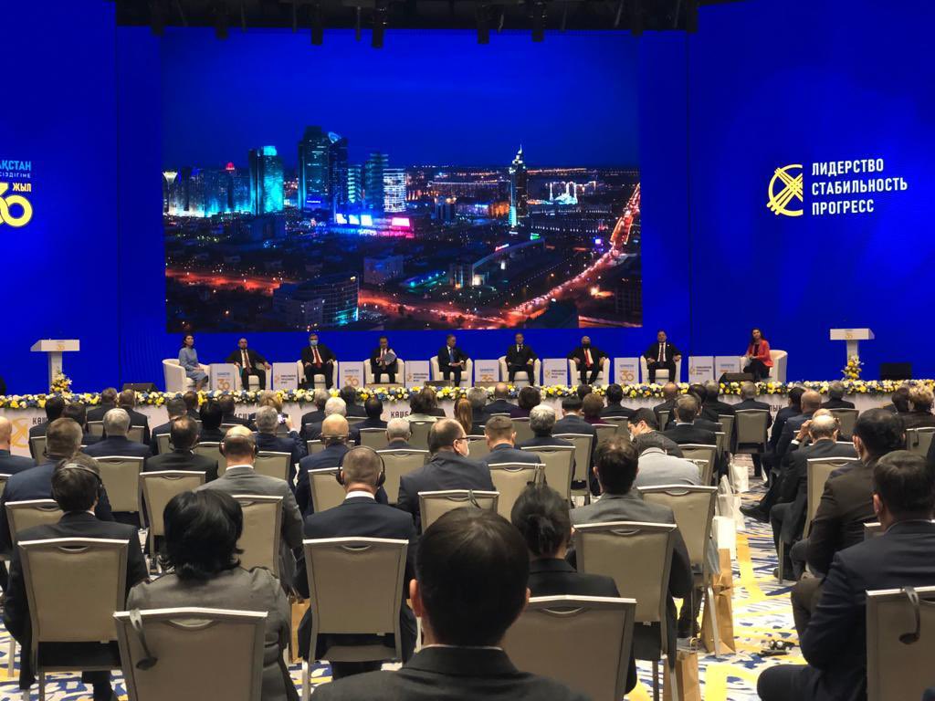 1. Kazakistan'ın bağımsızlığının 30. yıl dönümüne adanan Liderlik-İstikrar-Gelişme" konulu uluslararası konferansa katılmaktan onur duyuyorum.

Bağımsızlıklarının 30. yıl dönümü vesilesiyle Kazak hükümetine ve kardeş Kazakistan halkına en içten tebriklerimi sunuyorum.
