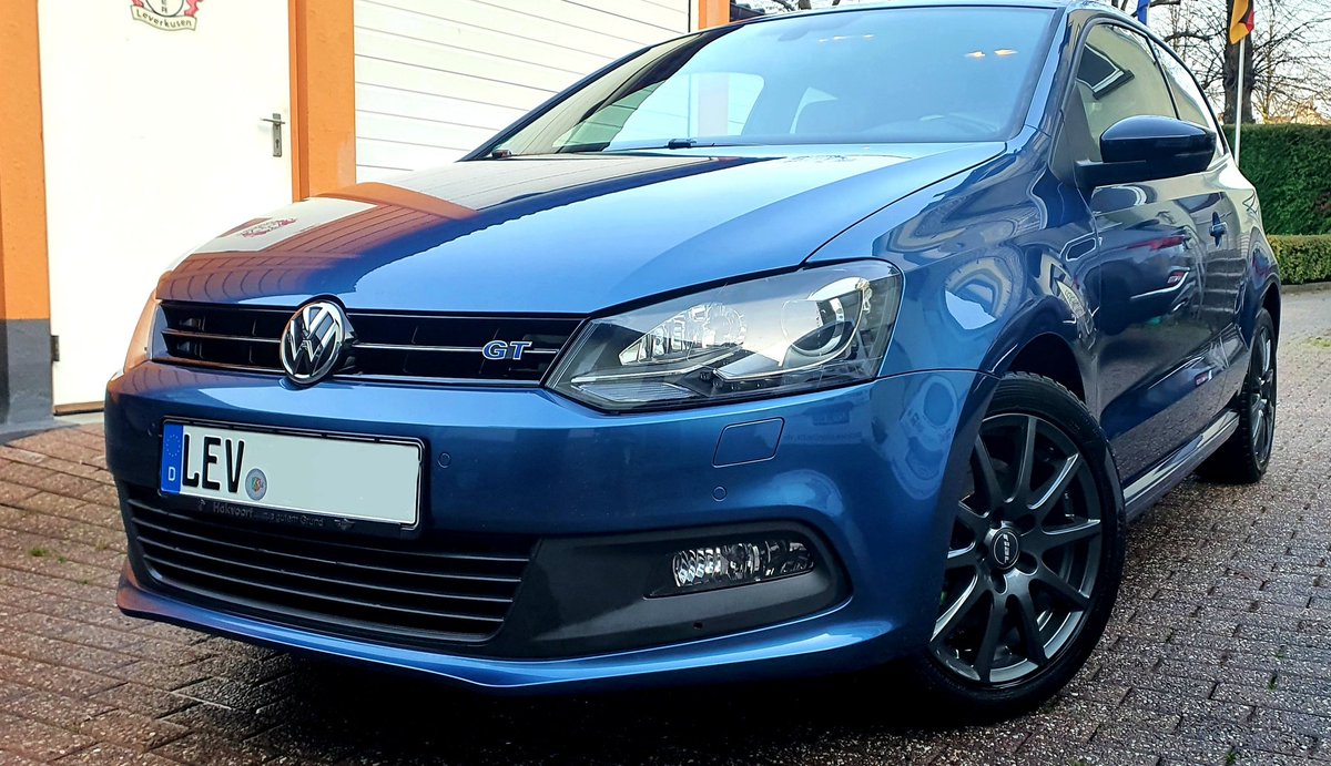 Dexteronfire's tweet photo. @KyThePup My new Polo Blue GT :3 https://t.co/x2GOku3orB