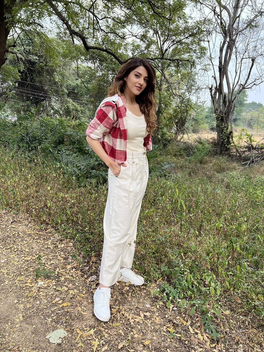 Mehreenpirzada's tweet photo. #shootdiaries https://t.co/FcBltDuUxd