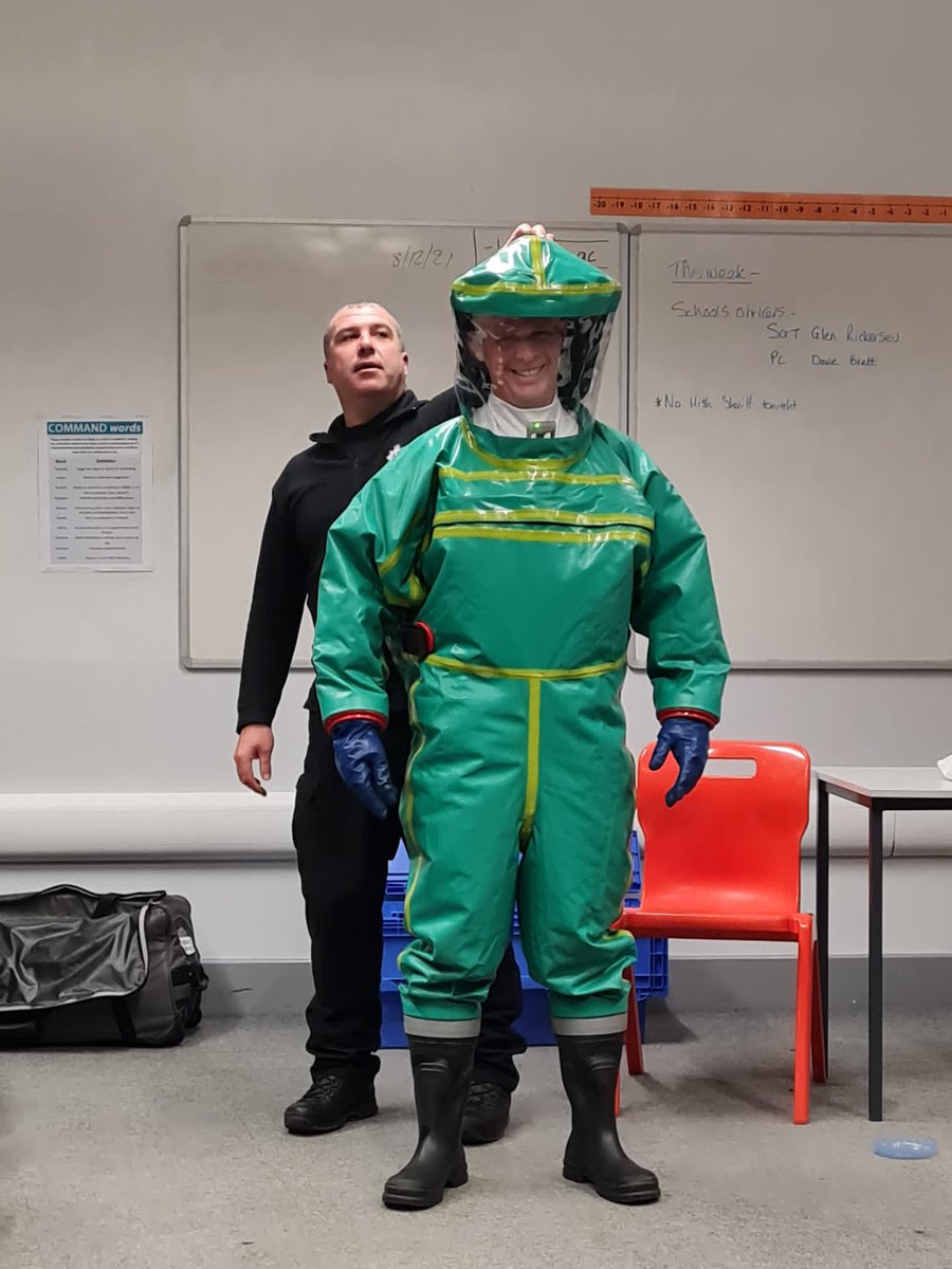 It was a pleasure to pop along to one of our #kentpolicecadets sessions last night to talk about the new #KPSchoolsTeam and to give an insight into the variety of different roles on offer within the Police! Now to try and get PC Dearing out of this CBRN suit…..GR