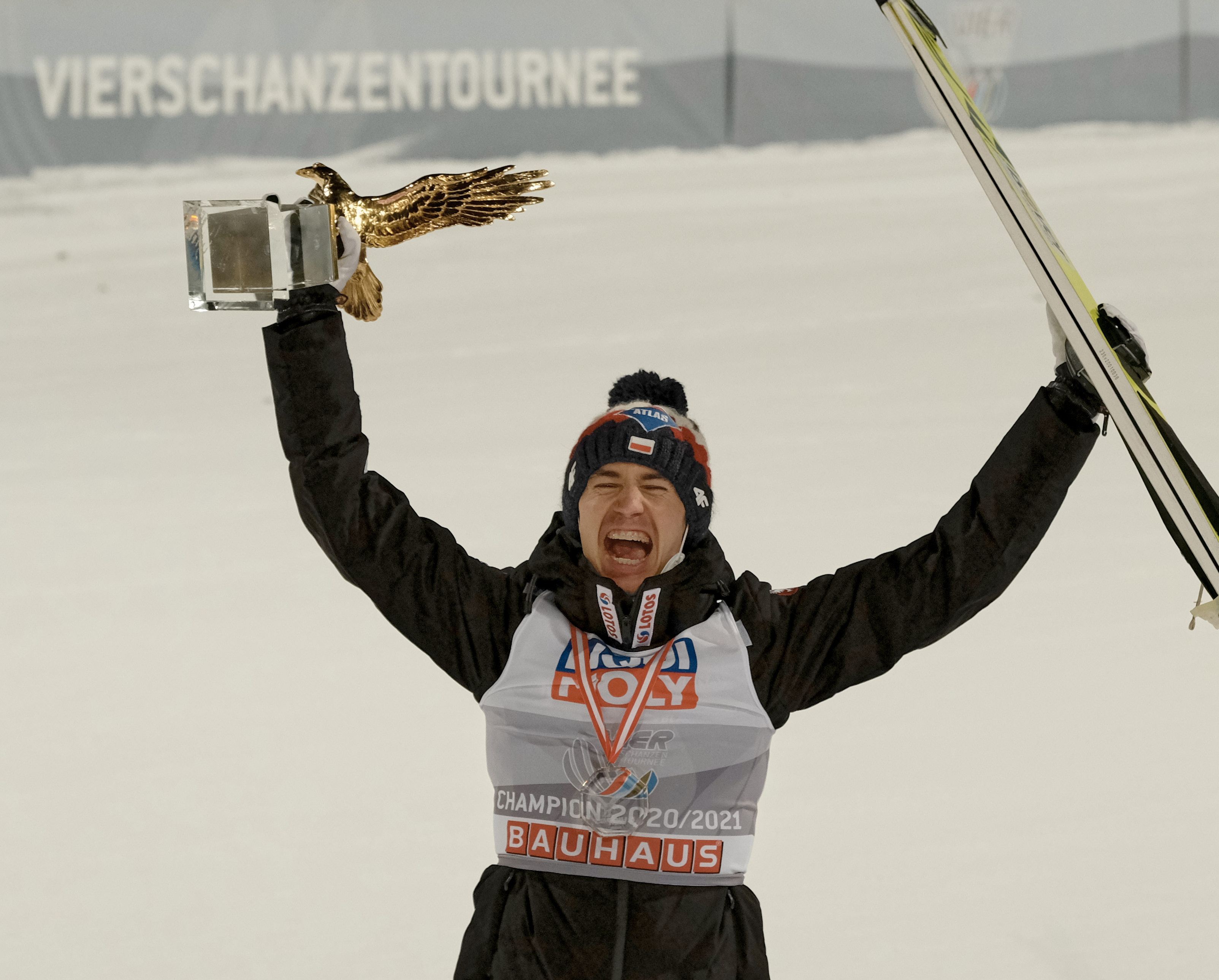 G Seekers内藤智文 スキージャンプ選手 グランドスラムすればワールドカップの賞金合わせて17万円か 物価安い日本ならウハウハですね Twitter