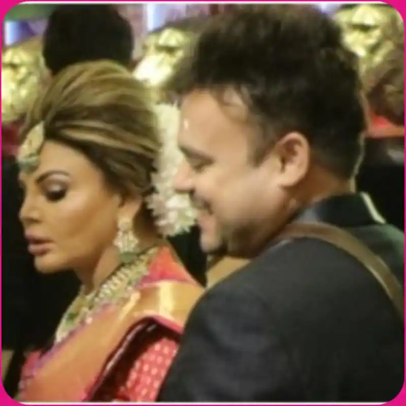 Sahil37201946's tweet photo. #BiggBoss15 : "He beat me with a belt for four hours," #RakhiSawant 's husband #RiteshSingh 's first wife #SnigdhaPriya filed a shocking accusation of domestic violence.His temper is really bad.#BiggBoss15House #BB15 https://t.co/0ORlhYmxh4