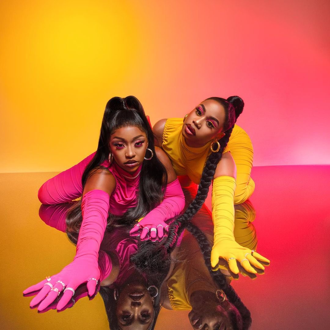 eargroundtv's tweet photo. SASSY &amp; COLORFUL | SHASHA x KAMO MPHELA x FELO LE TEE

“iPIANO” out now on all digital platforms 

https://t.co/QQeQbQZSOO

#ShaSha
#iPIANO
#KamoMphela
#earGROUND https://t.co/5RLCjGjUkp