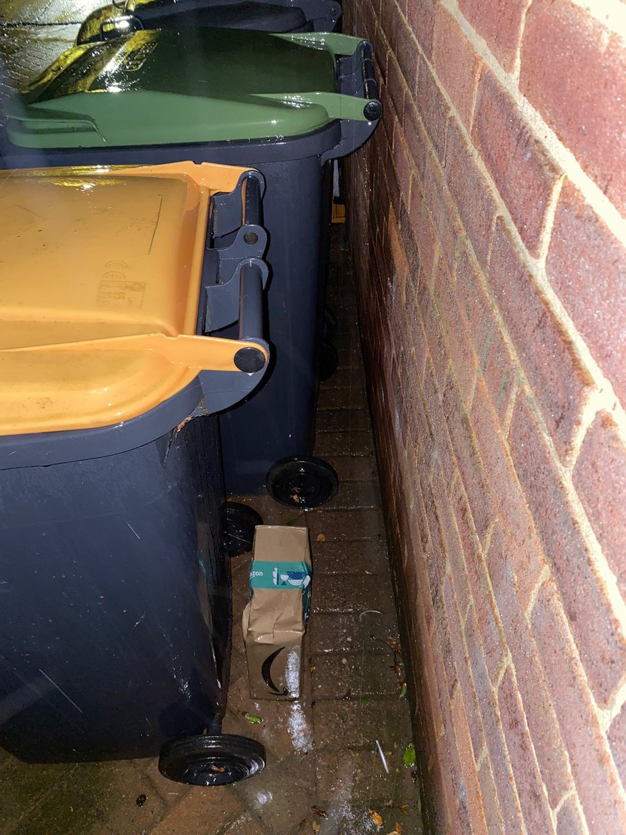 RafalPikul's tweet photo. Thank you @AmazonUK @amazonprimenow @amazon for delivering my Xmas gifts they way you did. Who asked you to to leave it outside on a rain? NOT ME!! 😤😢🤬 if I am not home I have dozens neighbours around #WhyLeaveItOnaRain #NotHappyCustomer https://t.co/mpUSdG0DOj