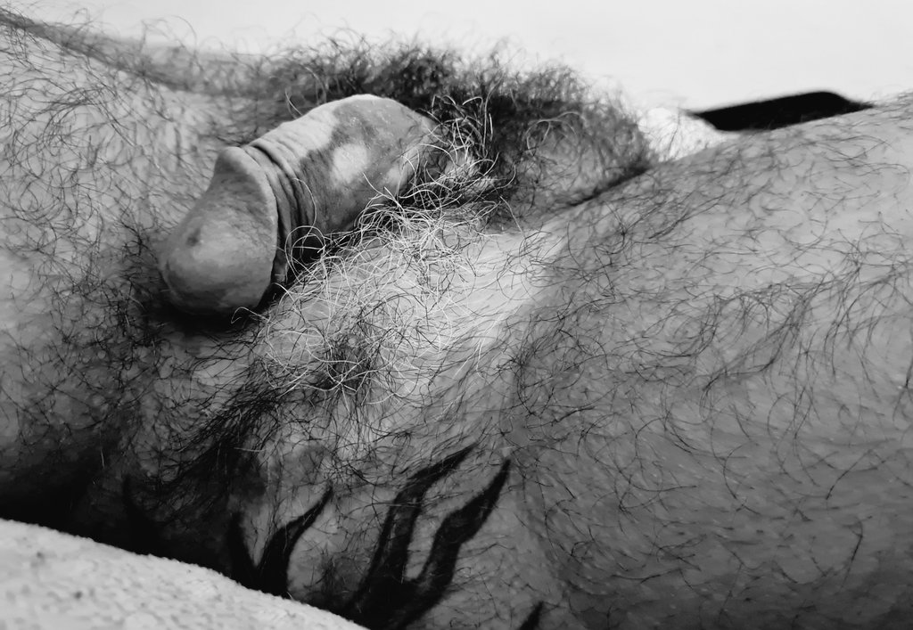 Wallach_cgn's tweet photo. Good morning! ๐ฅฑโ
The weekend is coming up... ๐ฅณ
#castrated #proud #noballs #noscrotum #hairyeunuch #holetattoo #itsyourbody https://t.co/ToQApAZoNa