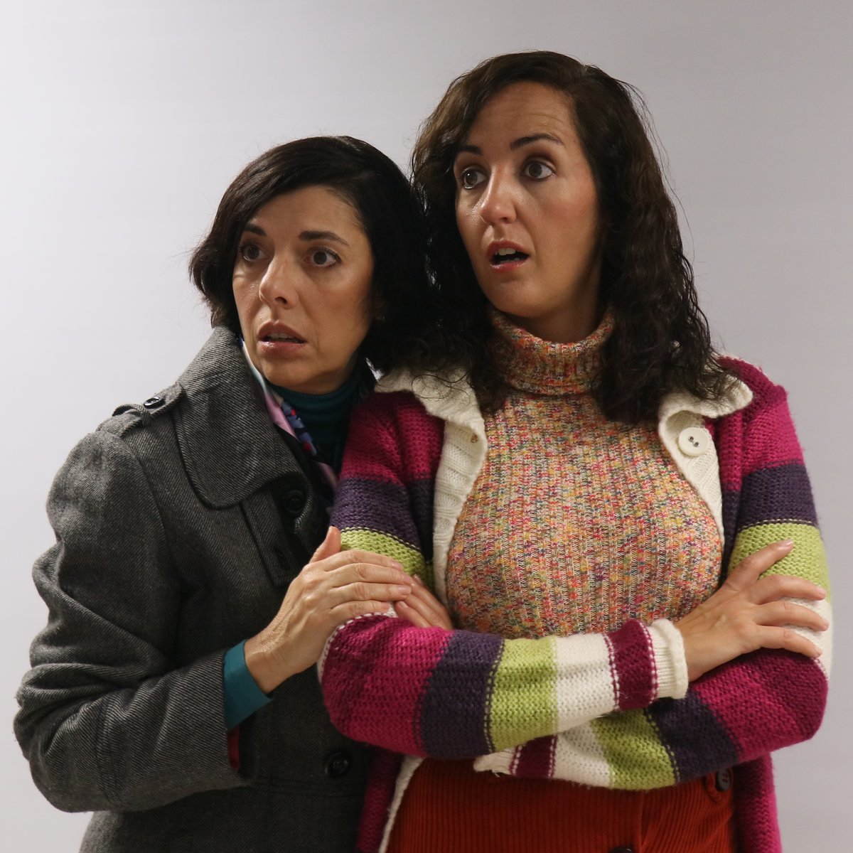 lavozahogada's tweet photo. Seguim preparant l’obra! En aquest cas la Mireia i la Laura fa una prova de vestuari per encarnar les protagonistes de la representació. Teniu ganes de veure-les?
#DonesquevanContruirBarris #RecuperarMemoriaHistorica #MemoriaDemocràtica #lafiladora https://t.co/pkTBTawuRQ