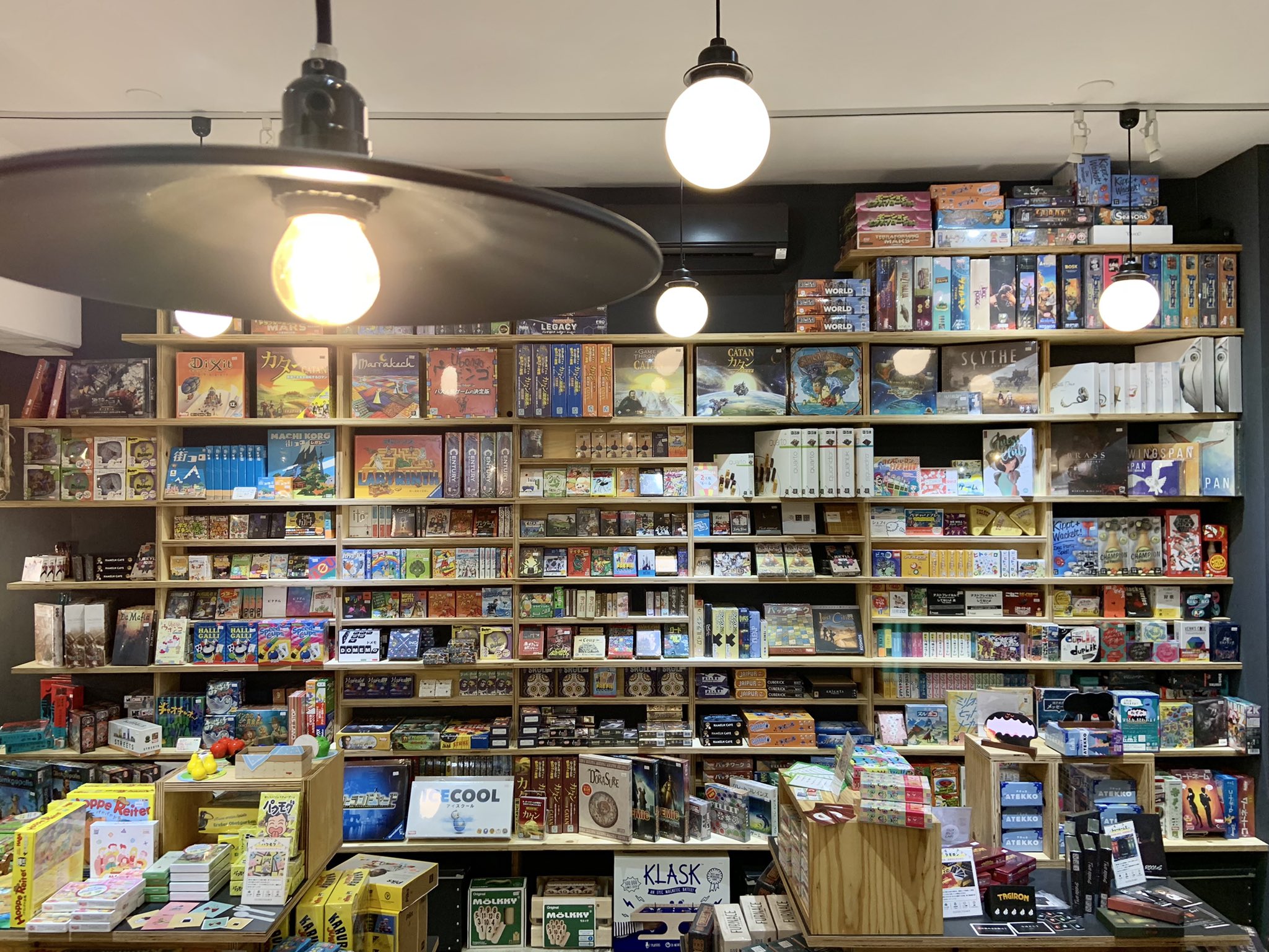Jelly Jelly Store 池袋店 家族や友人とのおうち時間に 池袋駅東口から徒歩2分 ボードゲーム販売専門店 Jelly Jelly Store が今秋オープンしました クリスマスのプレゼントに 年末 友人との集まりに お正月は家族みんなで