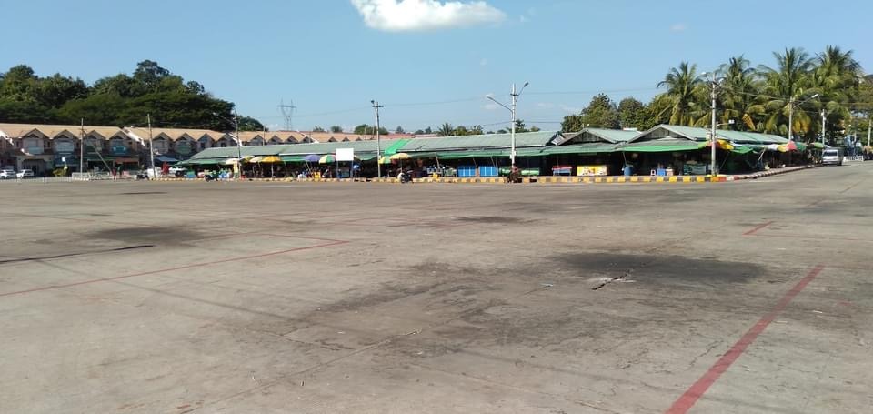 #MyomaZay, one of the busiest markets in Myanmar’s capital #Naypyitaw, was deserted on Friday afternoon as the whole country shut down to observe a silent strike in defiance of the ruling regime. 

#WhatHappeningInMyanmar