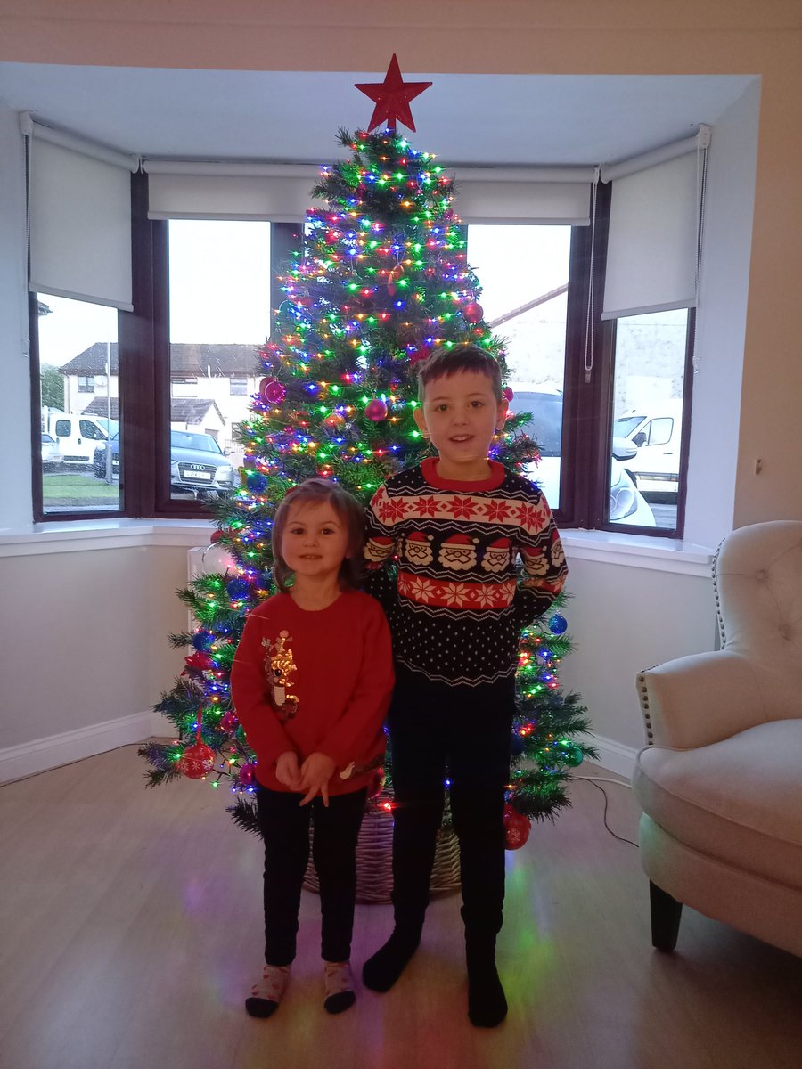 xkimbolinex's tweet photo. Christmas Jumper Day 🎅 https://t.co/nIA4ETBR9R