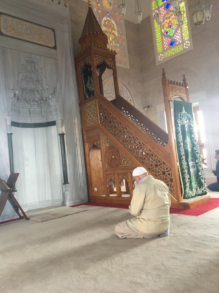 Babam Hafız Salih Uzun bu sabah emanetini sahibine teslim etti.. 
İnna lillahi ve inna ileyhi raci’un…